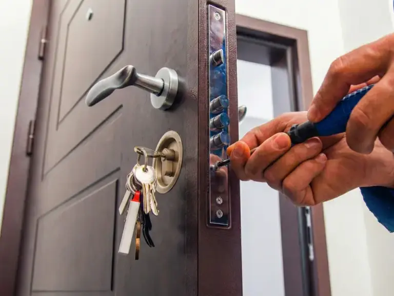 Porta blindada em São Vicente – instalação e manutenção